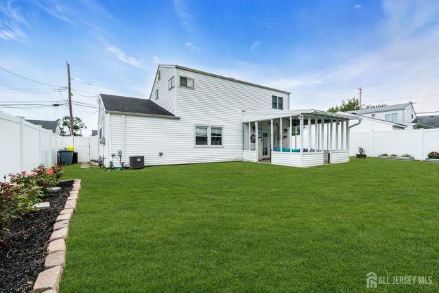 5 Heckleman Street, Union Beach, NJ 07735