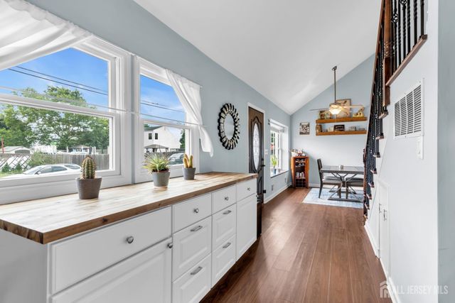 5 Heckleman Street, Union Beach, NJ 07735