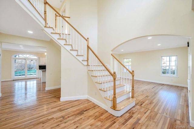 1 Crystal Court, Smithtown, NY 11787