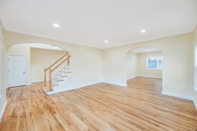 1 Crystal Court, Smithtown, NY 11787