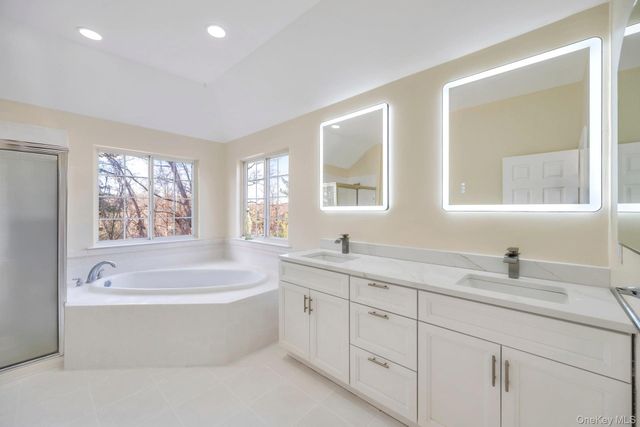 1 Crystal Court, Smithtown, NY 11787