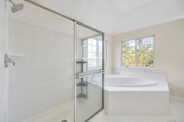 1 Crystal Court, Smithtown, NY 11787