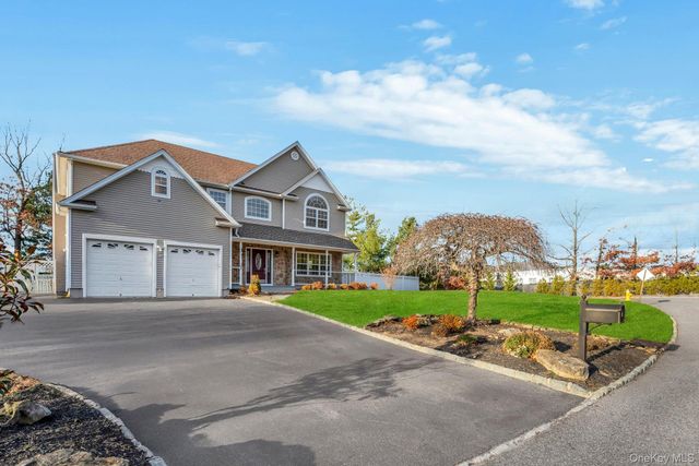 1 Crystal Court, Smithtown, NY 11787