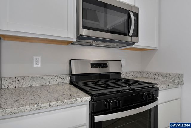 1251 Parkside Av, Woodburn, OR 97071