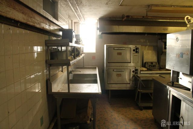 184-186 State Route 34, Holmdel, NJ 07733