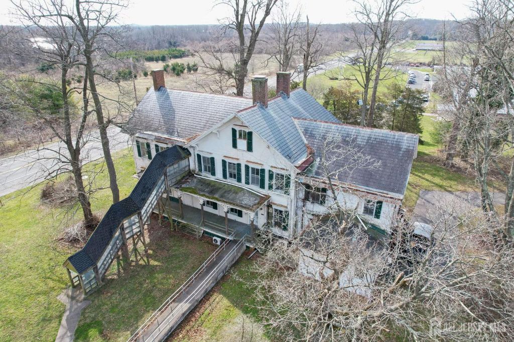 184-186 State Route 34, Holmdel, NJ 07733