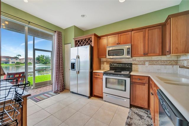 9808 Roundstone CIR, Fort Myers, FL 33967