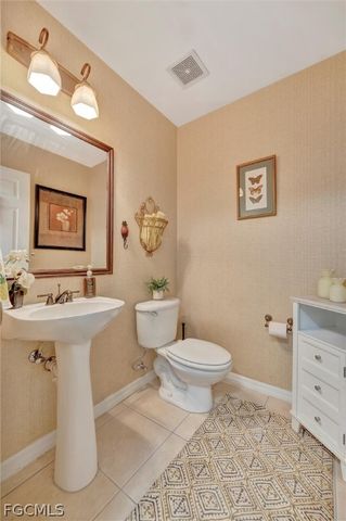 9808 Roundstone CIR, Fort Myers, FL 33967