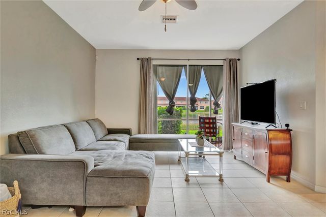 9808 Roundstone CIR, Fort Myers, FL 33967