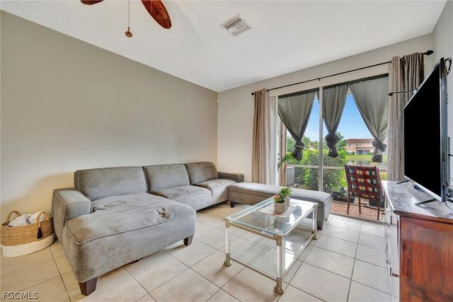 9808 Roundstone CIR, Fort Myers, FL 33967