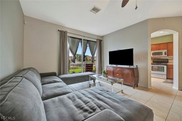 9808 Roundstone CIR, Fort Myers, FL 33967