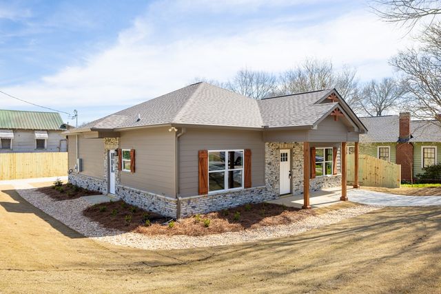 2116 6th Avenue, Phenix City, AL 36867