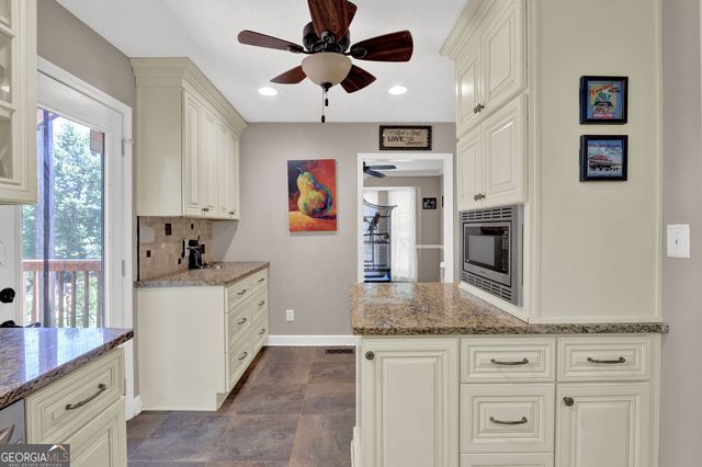 382 Charleston Lane, Lawrenceville, GA 30046