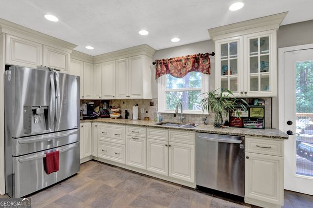 382 Charleston Lane, Lawrenceville, GA 30046