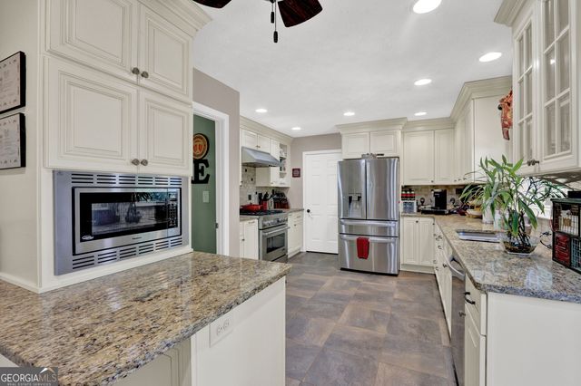 382 Charleston Lane, Lawrenceville, GA 30046