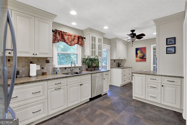 382 Charleston Lane, Lawrenceville, GA 30046
