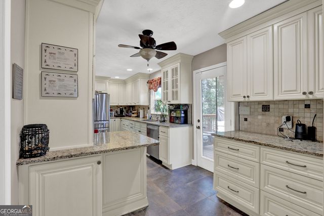 382 Charleston Lane, Lawrenceville, GA 30046