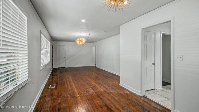 5473 Pine Lane Drive, Jackson, MS 39211