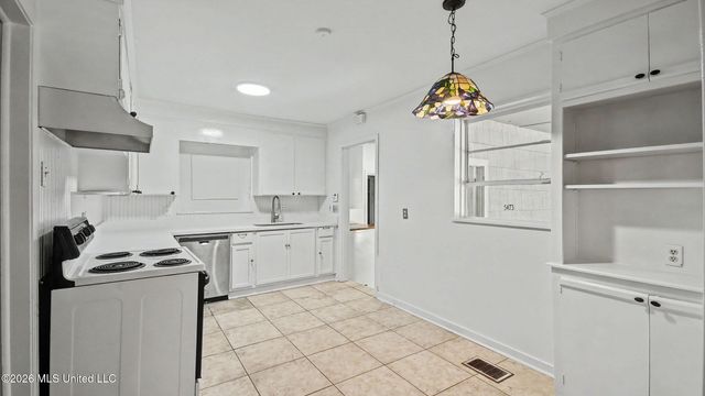 5473 Pine Lane Drive, Jackson, MS 39211