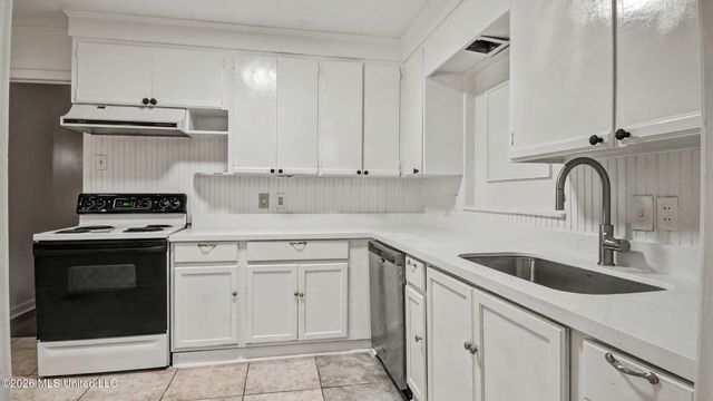 5473 Pine Lane Drive, Jackson, MS 39211