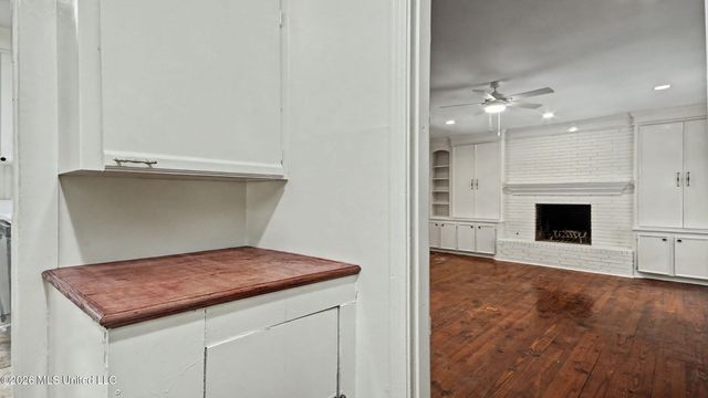 5473 Pine Lane Drive, Jackson, MS 39211