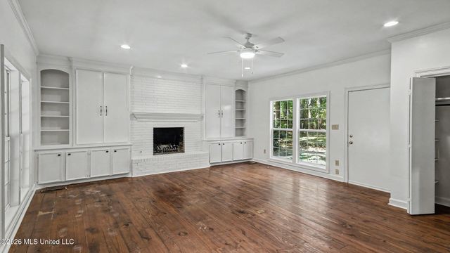 5473 Pine Lane Drive, Jackson, MS 39211