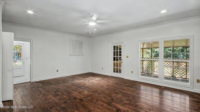5473 Pine Lane Drive, Jackson, MS 39211
