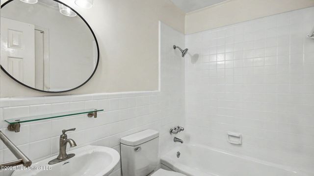 5473 Pine Lane Drive, Jackson, MS 39211