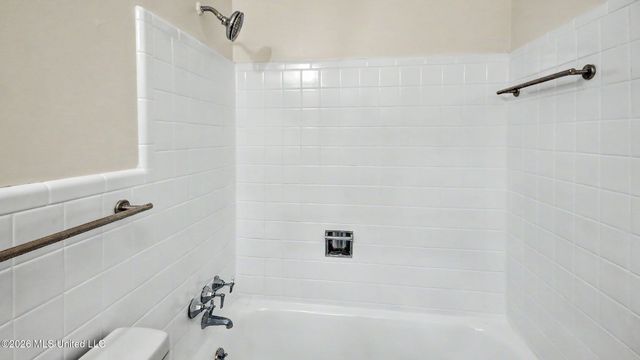 5473 Pine Lane Drive, Jackson, MS 39211