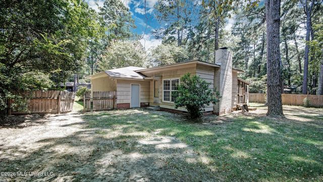 5473 Pine Lane Drive, Jackson, MS 39211