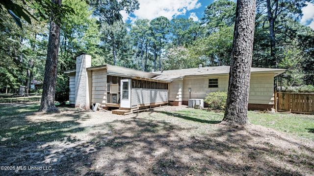 5473 Pine Lane Drive, Jackson, MS 39211