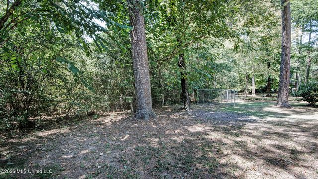 5473 Pine Lane Drive, Jackson, MS 39211