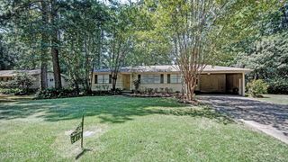 5473 Pine Lane Drive, Jackson, MS 39211