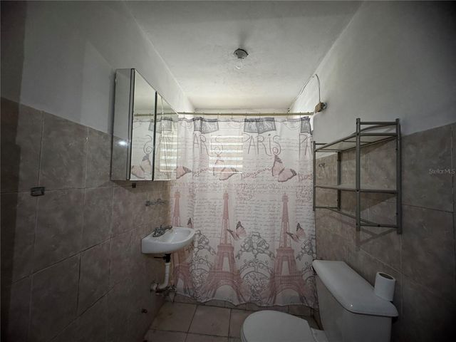 121 CALLE HERMANDAD INTERIOR, Guaynabo, PR 00965