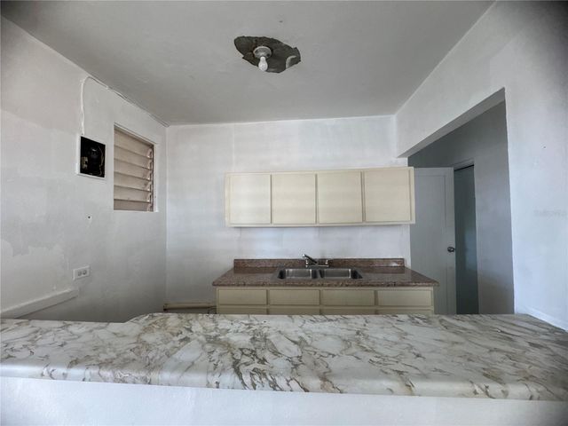 121 CALLE HERMANDAD INTERIOR, Guaynabo, PR 00965