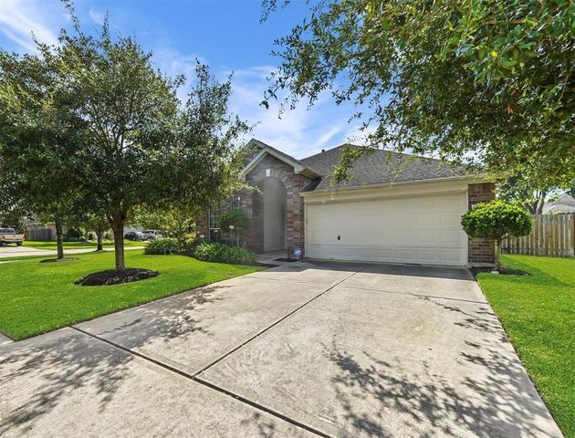 2501 Shady Falls Lane, Pearland, TX 77584