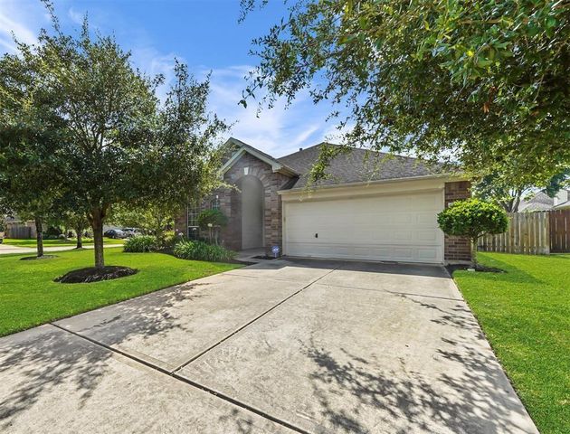 2501 Shady Falls Lane, Pearland, TX 77584