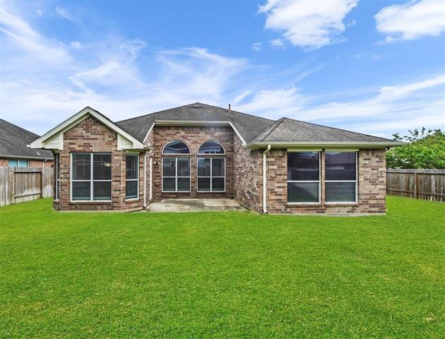 2501 Shady Falls Lane, Pearland, TX 77584