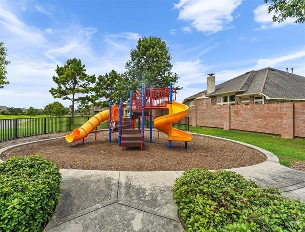 2501 Shady Falls Lane, Pearland, TX 77584