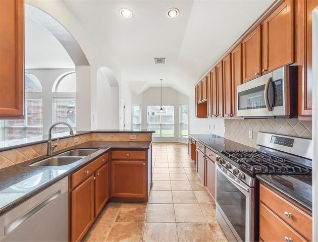 2501 Shady Falls Lane, Pearland, TX 77584