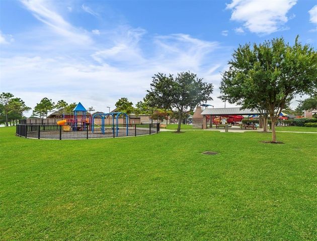 2501 Shady Falls Lane, Pearland, TX 77584