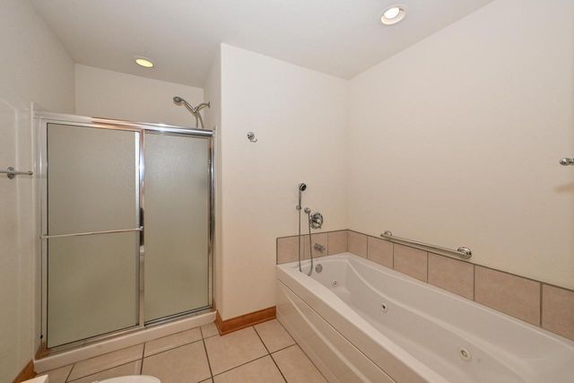 4081 S Fohr DRIVE, New Berlin, WI 53151