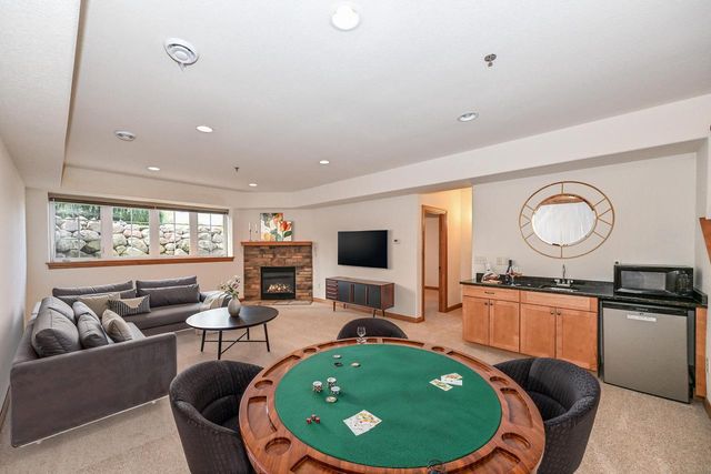 4081 S Fohr DRIVE, New Berlin, WI 53151