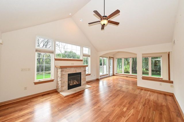 4081 S Fohr DRIVE, New Berlin, WI 53151