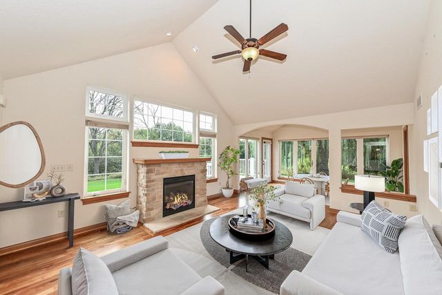 4081 S Fohr DRIVE, New Berlin, WI 53151