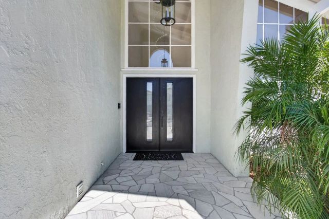 1663 N Yurok, Orange, CA 92867