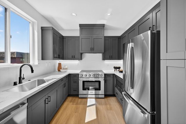 955 Woodside Road, Redwood City, CA 94061