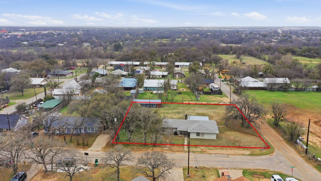 609 E Broadway Street, Stephenville, TX 76401