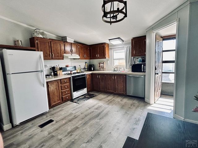 2137 W 20th St, Pueblo, CO 81003