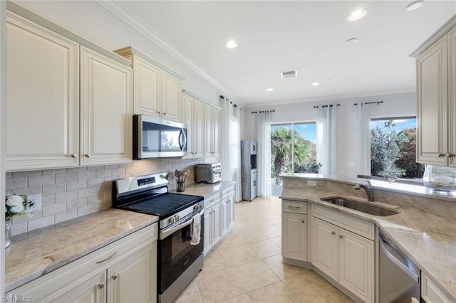 9550 Ironstone TER # 201, Naples, FL 34120